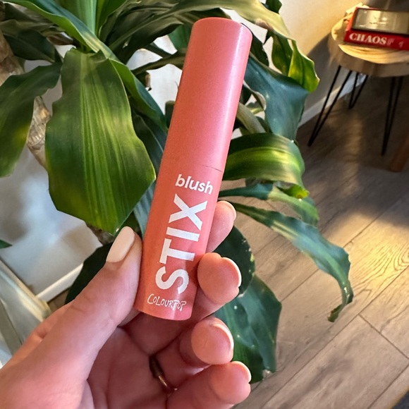 Colourpop blush stix in Aloha - Picture 2 of 3